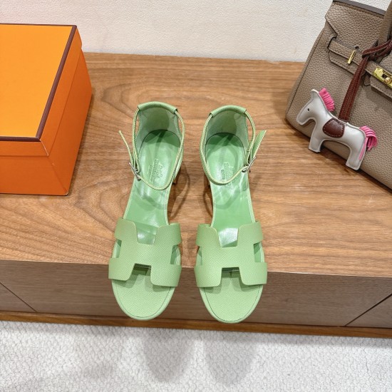 Hermes' classic hot products are launched in Dongguan... a Eclair 2025 new color + hot series style is super positive, with a certain thickness that increases the height and makes your legs look longer!A single item that is breathable and comfortable in t Hermes' classic hot products are launched in Dongguan... a Eclair 2025 new color + hot series style is super positive, with a certain thickness that increases the height and makes your legs look longer!A single item that is breathable and comfortable in t