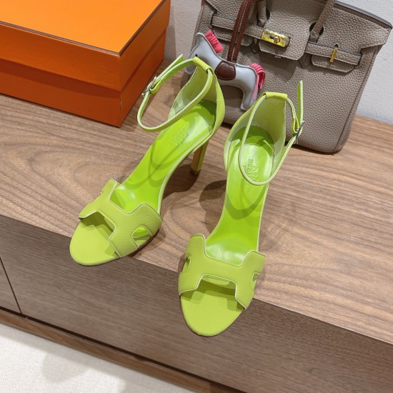 Palmprint. Heel height 9cm Hermes top version. High-heeled sandals P350Herme* Early Spring Counter New High-heeled Sandal Series ✔️Upper: Epson leather suede Palmprint ✔️Inner: Imported mixed-bred sheepskin ✔️Heel height: 9cm ✔️Outs: Original Italian leat Palmprint. Heel height 9cm Hermes top version. High-heeled sandals P350Herme* Early Spring Counter New High-heeled Sandal Series ✔️Upper: Epson leather suede Palmprint ✔️Inner: Imported mixed-bred sheepskin ✔️Heel height: 9cm ✔️Outs: Original Italian leat