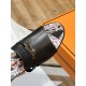 330 [top version of the counter]… Hermes - kelly slim heel sandals… Hermes brain-dead fans must buy top quality…--Classic undefeated hardware original mold replica upper: imported top layer cowhide foot pad: 3D printed lining: imported lambskin outsole: I