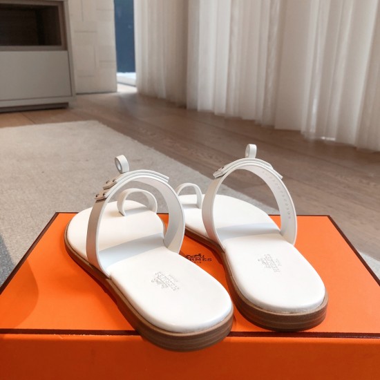 Hermes ❤️Top version. Clip-toe flat bottom drag Hermes... a Eclair 2025 new Kelly+ hit series style is super positive, body-transparent and breathable and comfortable imported cowhide spring and summer color combination and appearance and comfort!Channel Hermes ❤️Top version. Clip-toe flat bottom drag Hermes... a Eclair 2025 new Kelly+ hit series style is super positive, body-transparent and breathable and comfortable imported cowhide spring and summer color combination and appearance and comfort!Channel