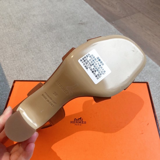 Hermes top-grade, high-heeled, thick-heeled sandals Hermes... a Eclair 2025 new color + hot series style is super positive, with a certain thickness to increase the height and make your legs look longer!A single item that is breathable and comfortable in Hermes top-grade, high-heeled, thick-heeled sandals Hermes... a Eclair 2025 new color + hot series style is super positive, with a certain thickness to increase the height and make your legs look longer!A single item that is breathable and comfortable in