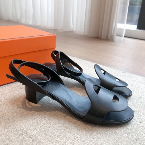 Hermes top-grade, medium-heeled, pig nose sandals Hermes... a Eclair 2025 new color + hot series style is super positive, with a certain thickness to increase the height and make your legs look longer!A single item that is breathable and comfortable in th Hermes top-grade, medium-heeled, pig nose sandals Hermes... a Eclair 2025 new color + hot series style is super positive, with a certain thickness to increase the height and make your legs look longer!A single item that is breathable and comfortable in th