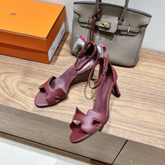 Palmprint. Heel height 7cm Hermes top version. High-heeled sandals 350Herme* Early Spring Counter New High-heeled Sandal Series ✔️Upper: Epson leather suede palm print ✔️Inner: Imported mixed-bred sheepskin ✔️Heel height: 7cm 9cm 10.5cm ✔️Outs: Original I Palmprint. Heel height 7cm Hermes top version. High-heeled sandals 350Herme* Early Spring Counter New High-heeled Sandal Series ✔️Upper: Epson leather suede palm print ✔️Inner: Imported mixed-bred sheepskin ✔️Heel height: 7cm 9cm 10.5cm ✔️Outs: Original I