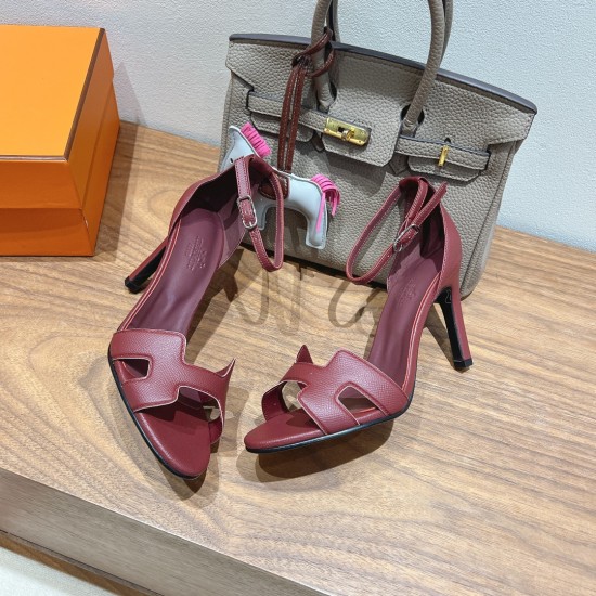 Palmprint. Heel height 9cm Hermes top version. High-heeled sandals P350Herme* Early Spring Counter New High-heeled Sandal Series ✔️Upper: Epson leather suede Palmprint ✔️Inner: Imported mixed-bred sheepskin ✔️Heel height: 9cm ✔️Outs: Original Italian leat Palmprint. Heel height 9cm Hermes top version. High-heeled sandals P350Herme* Early Spring Counter New High-heeled Sandal Series ✔️Upper: Epson leather suede Palmprint ✔️Inner: Imported mixed-bred sheepskin ✔️Heel height: 9cm ✔️Outs: Original Italian leat