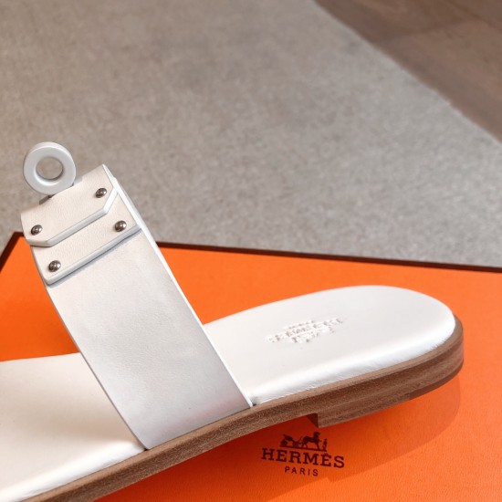 Hermes ❤️Top version. Clip-toe flat bottom drag Hermes... a Eclair 2025 new Kelly+ hit series style is super positive, body-transparent and breathable and comfortable imported cowhide spring and summer color combination and appearance and comfort!Channel Hermes ❤️Top version. Clip-toe flat bottom drag Hermes... a Eclair 2025 new Kelly+ hit series style is super positive, body-transparent and breathable and comfortable imported cowhide spring and summer color combination and appearance and comfort!Channel
