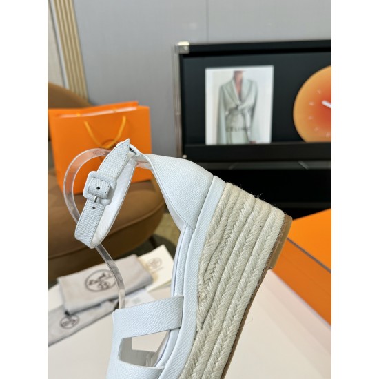 300Herms/Hermes classic waterproof platform H slope heel rope sandals with extremely retro design. It has a strong exotic style and fashionable feeling, and it has a tone for casual wear. Simple styles are easy to match with high-end feel. It is great. Th 300Herms/Hermes classic waterproof platform H slope heel rope sandals with extremely retro design. It has a strong exotic style and fashionable feeling, and it has a tone for casual wear. Simple styles are easy to match with high-end feel. It is great. Th