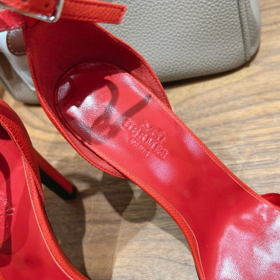 Palmprint. Heel height 10.5cm Hermes top version. High-heeled sandals P350Herme* Early Spring Counter New High-heeled Sandal Series ✔️Upper: Epson leather suede palm print ✔️Inner: Imported mixed-bred sheepskin ✔️Heel height: 10.5cm ✔️Outs: Original Itali Palmprint. Heel height 10.5cm Hermes top version. High-heeled sandals P350Herme* Early Spring Counter New High-heeled Sandal Series ✔️Upper: Epson leather suede palm print ✔️Inner: Imported mixed-bred sheepskin ✔️Heel height: 10.5cm ✔️Outs: Original Itali