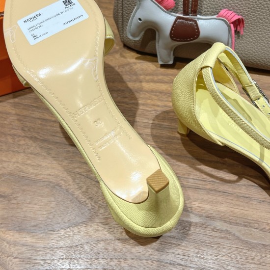Palmprint. Heel height 7cm Hermes top version. High-heeled sandals 350Herme* Early Spring Counter New High-heeled Sandal Series ✔️Upper: Epson leather suede palm print ✔️Inner: Imported mixed-bred sheepskin ✔️Heel height: 7cm 9cm 10.5cm ✔️Outs: Original I Palmprint. Heel height 7cm Hermes top version. High-heeled sandals 350Herme* Early Spring Counter New High-heeled Sandal Series ✔️Upper: Epson leather suede palm print ✔️Inner: Imported mixed-bred sheepskin ✔️Heel height: 7cm 9cm 10.5cm ✔️Outs: Original I