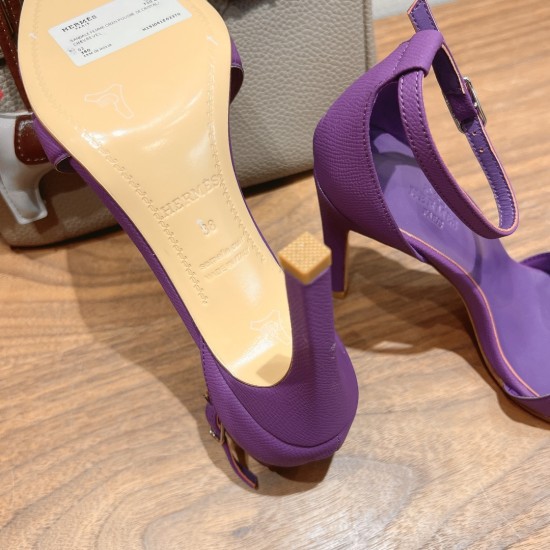 Palmprint. Heel height 10.5cm Hermes top version. High-heeled sandals P350Herme* Early Spring Counter New High-heeled Sandal Series ✔️Upper: Epson leather suede palm print ✔️Inner: Imported mixed-bred sheepskin ✔️Heel height: 10.5cm ✔️Outs: Original Itali Palmprint. Heel height 10.5cm Hermes top version. High-heeled sandals P350Herme* Early Spring Counter New High-heeled Sandal Series ✔️Upper: Epson leather suede palm print ✔️Inner: Imported mixed-bred sheepskin ✔️Heel height: 10.5cm ✔️Outs: Original Itali