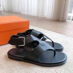 Hermes clip-toe sandals Hermes... a Eclair 2025 new color + hot series style is super positive, with a certain thickness to increase the height and make your legs look longer!A single item that is breathable and comfortable in the body, calfskin, spring a