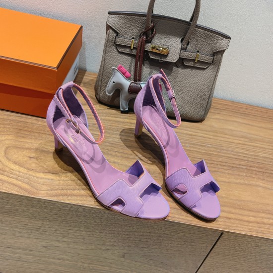Palmprint. Heel height 7cm Hermes top version. High-heeled sandals 350Herme* Early Spring Counter New High-heeled Sandal Series ✔️Upper: Epson leather suede palm print ✔️Inner: Imported mixed-bred sheepskin ✔️Heel height: 7cm 9cm 10.5cm ✔️Outs: Original I Palmprint. Heel height 7cm Hermes top version. High-heeled sandals 350Herme* Early Spring Counter New High-heeled Sandal Series ✔️Upper: Epson leather suede palm print ✔️Inner: Imported mixed-bred sheepskin ✔️Heel height: 7cm 9cm 10.5cm ✔️Outs: Original I