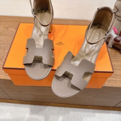 Hermes' classic hot products are launched in Dongguan... a Eclair 2025 new color + hot series style is super positive, with a certain thickness that increases the height and makes your legs look longer!A single item that is breathable and comfortable in t