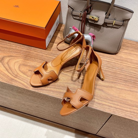 Palmprint. Heel height 7cm Hermes top version. High-heeled sandals 350Herme* Early Spring Counter New High-heeled Sandal Series ✔️Upper: Epson leather suede palm print ✔️Inner: Imported mixed-bred sheepskin ✔️Heel height: 7cm 9cm 10.5cm ✔️Outs: Original I Palmprint. Heel height 7cm Hermes top version. High-heeled sandals 350Herme* Early Spring Counter New High-heeled Sandal Series ✔️Upper: Epson leather suede palm print ✔️Inner: Imported mixed-bred sheepskin ✔️Heel height: 7cm 9cm 10.5cm ✔️Outs: Original I