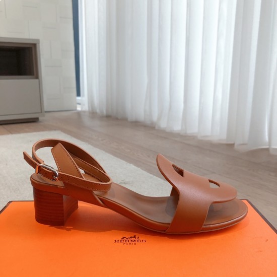 Hermes top-grade, medium-heeled, pig nose sandals Hermes... a Eclair 2025 new color + hot series style is super positive, with a certain thickness to increase the height and make your legs look longer!A single item that is breathable and comfortable in th Hermes top-grade, medium-heeled, pig nose sandals Hermes... a Eclair 2025 new color + hot series style is super positive, with a certain thickness to increase the height and make your legs look longer!A single item that is breathable and comfortable in th