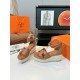 300Herms/Hermes classic waterproof platform H slope heel rope sandals with extremely retro design. It has a strong exotic style and fashionable feeling, and it has a tone for casual wear. Simple styles are easy to match with high-end feel. It is great. Th 300Herms/Hermes classic waterproof platform H slope heel rope sandals with extremely retro design. It has a strong exotic style and fashionable feeling, and it has a tone for casual wear. Simple styles are easy to match with high-end feel. It is great. Th