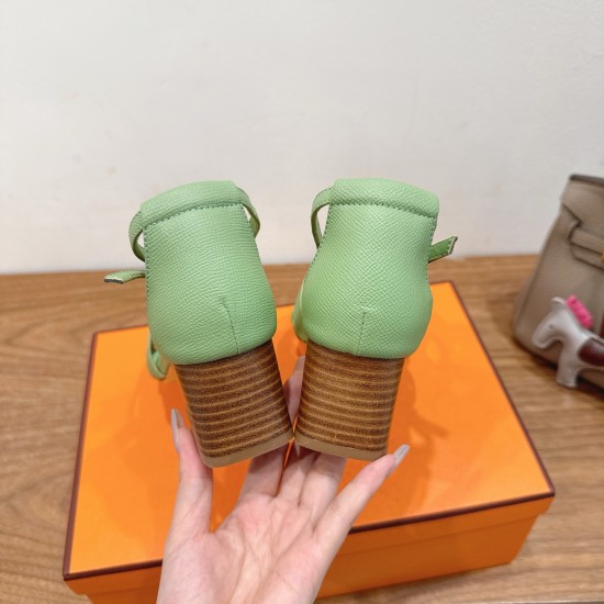 Hermes' classic hot products are launched in Dongguan... a Eclair 2025 new color + hot series style is super positive, with a certain thickness that increases the height and makes your legs look longer!A single item that is breathable and comfortable in t Hermes' classic hot products are launched in Dongguan... a Eclair 2025 new color + hot series style is super positive, with a certain thickness that increases the height and makes your legs look longer!A single item that is breathable and comfortable in t