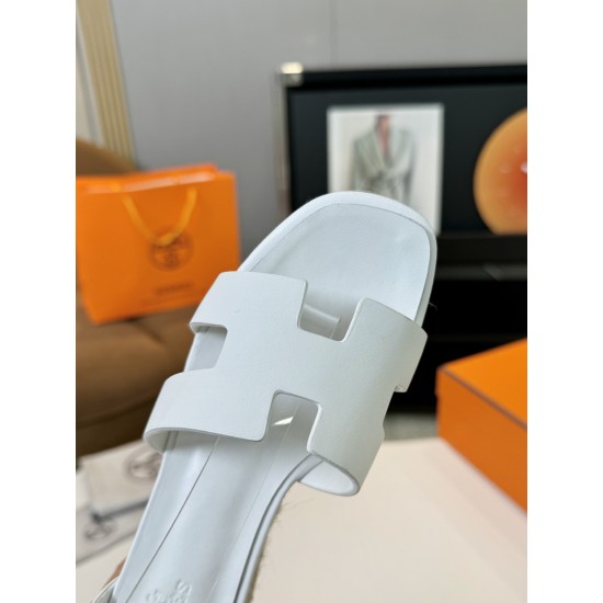 300Herms/Hermes classic waterproof platform H slope heel rope sandals with extremely retro design. It has a strong exotic style and fashionable feeling, and it has a tone for casual wear. Simple styles are easy to match with high-end feel. It is great. Th