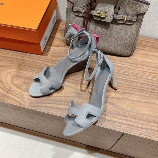 Palmprint. Heel height 7cm Hermes top version. High-heeled sandals 350Herme* Early Spring Counter New High-heeled Sandal Series ✔️Upper: Epson leather suede palm print ✔️Inner: Imported mixed-bred sheepskin ✔️Heel height: 7cm 9cm 10.5cm ✔️Outs: Original I Palmprint. Heel height 7cm Hermes top version. High-heeled sandals 350Herme* Early Spring Counter New High-heeled Sandal Series ✔️Upper: Epson leather suede palm print ✔️Inner: Imported mixed-bred sheepskin ✔️Heel height: 7cm 9cm 10.5cm ✔️Outs: Original I