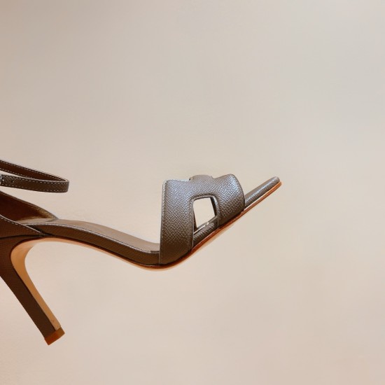 Palmprint. Heel height 9cm Hermes top version. High-heeled sandals P350Herme* Early Spring Counter New High-heeled Sandal Series ✔️Upper: Epson leather suede Palmprint ✔️Inner: Imported mixed-bred sheepskin ✔️Heel height: 9cm ✔️Outs: Original Italian leat Palmprint. Heel height 9cm Hermes top version. High-heeled sandals P350Herme* Early Spring Counter New High-heeled Sandal Series ✔️Upper: Epson leather suede Palmprint ✔️Inner: Imported mixed-bred sheepskin ✔️Heel height: 9cm ✔️Outs: Original Italian leat