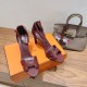 Palmprint. Heel height 9cm Hermes top version. High-heeled sandals P350Herme* Early Spring Counter New High-heeled Sandal Series ✔️Upper: Epson leather suede Palmprint ✔️Inner: Imported mixed-bred sheepskin ✔️Heel height: 9cm ✔️Outs: Original Italian leat Palmprint. Heel height 9cm Hermes top version. High-heeled sandals P350Herme* Early Spring Counter New High-heeled Sandal Series ✔️Upper: Epson leather suede Palmprint ✔️Inner: Imported mixed-bred sheepskin ✔️Heel height: 9cm ✔️Outs: Original Italian leat