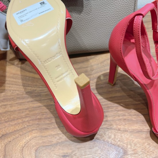 Palmprint. Heel height 10.5cm Hermes top version. High-heeled sandals P350Herme* Early Spring Counter New High-heeled Sandal Series ✔️Upper: Epson leather suede palm print ✔️Inner: Imported mixed-bred sheepskin ✔️Heel height: 10.5cm ✔️Outs: Original Itali Palmprint. Heel height 10.5cm Hermes top version. High-heeled sandals P350Herme* Early Spring Counter New High-heeled Sandal Series ✔️Upper: Epson leather suede palm print ✔️Inner: Imported mixed-bred sheepskin ✔️Heel height: 10.5cm ✔️Outs: Original Itali