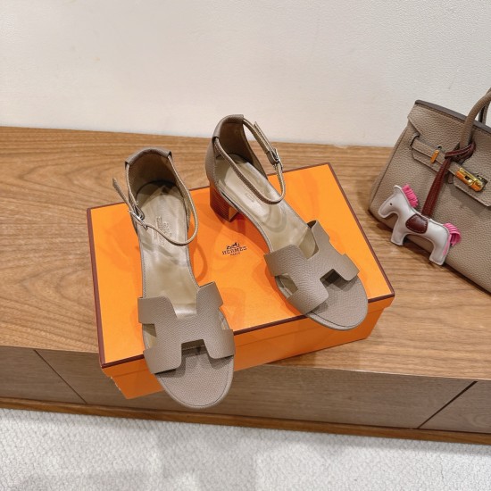 Hermes' classic hot products are launched in Dongguan... a Eclair 2025 new color + hot series style is super positive, with a certain thickness that increases the height and makes your legs look longer!A single item that is breathable and comfortable in t Hermes' classic hot products are launched in Dongguan... a Eclair 2025 new color + hot series style is super positive, with a certain thickness that increases the height and makes your legs look longer!A single item that is breathable and comfortable in t