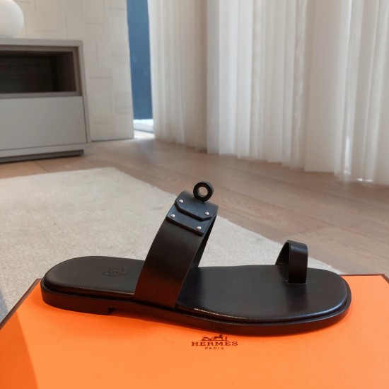 Hermes ❤️Top version. Clip-toe flat bottom drag Hermes... a Eclair 2025 new Kelly+ hit series style is super positive, body-transparent and breathable and comfortable imported cowhide spring and summer color combination and appearance and comfort!Channel Hermes ❤️Top version. Clip-toe flat bottom drag Hermes... a Eclair 2025 new Kelly+ hit series style is super positive, body-transparent and breathable and comfortable imported cowhide spring and summer color combination and appearance and comfort!Channel