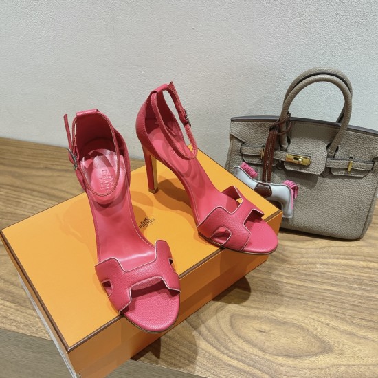 Palmprint. Heel height 10.5cm Hermes top version. High-heeled sandals P350Herme* Early Spring Counter New High-heeled Sandal Series ✔️Upper: Epson leather suede palm print ✔️Inner: Imported mixed-bred sheepskin ✔️Heel height: 10.5cm ✔️Outs: Original Itali Palmprint. Heel height 10.5cm Hermes top version. High-heeled sandals P350Herme* Early Spring Counter New High-heeled Sandal Series ✔️Upper: Epson leather suede palm print ✔️Inner: Imported mixed-bred sheepskin ✔️Heel height: 10.5cm ✔️Outs: Original Itali