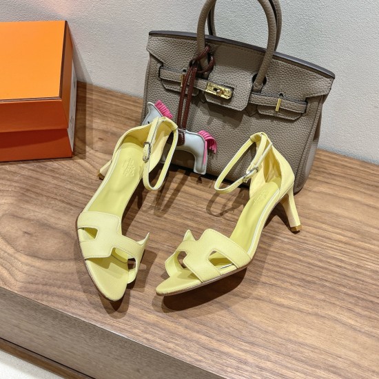 Palmprint. Heel height 7cm Hermes top version. High-heeled sandals 350Herme* Early Spring Counter New High-heeled Sandal Series ✔️Upper: Epson leather suede palm print ✔️Inner: Imported mixed-bred sheepskin ✔️Heel height: 7cm 9cm 10.5cm ✔️Outs: Original I Palmprint. Heel height 7cm Hermes top version. High-heeled sandals 350Herme* Early Spring Counter New High-heeled Sandal Series ✔️Upper: Epson leather suede palm print ✔️Inner: Imported mixed-bred sheepskin ✔️Heel height: 7cm 9cm 10.5cm ✔️Outs: Original I