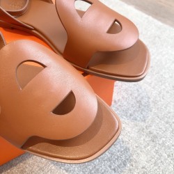 Hermes top-grade, flat-soled, pig nose sandals Hermes... a Eclair 2025 new color + hot series style is super positive, with a certain thickness to increase the height and make your legs look longer!A single item that is breathable and comfortable in the b
