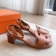 Hermes top-grade, medium-heeled, pig nose sandals Hermes... a Eclair 2025 new color + hot series style is super positive, with a certain thickness to increase the height and make your legs look longer!A single item that is breathable and comfortable in th Hermes top-grade, medium-heeled, pig nose sandals Hermes... a Eclair 2025 new color + hot series style is super positive, with a certain thickness to increase the height and make your legs look longer!A single item that is breathable and comfortable in th