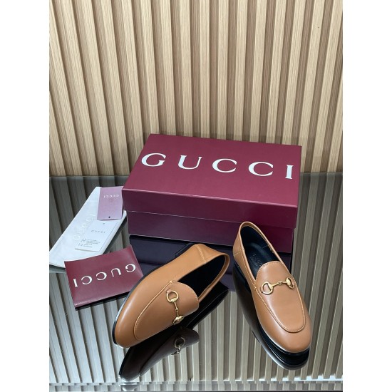 ✌️Gucci✌️Hot-up version is available for 2025 Early Autumn Series 3.25...Mount-year classic loafers⚡️⚡️New upgrade and production⚡️Purchase level!All spot Gucci loafers single shoes/back styles!Very delicate!The original lasting method is the same as that ✌️Gucci✌️Hot-up version is available for 2025 Early Autumn Series 3.25...Mount-year classic loafers⚡️⚡️New upgrade and production⚡️Purchase level!All spot Gucci loafers single shoes/back styles!Very delicate!The original lasting method is the same as that
