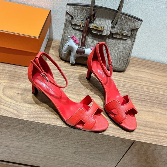 Palmprint. Heel height 7cm Hermes top version. High-heeled sandals 350Herme* Early Spring Counter New High-heeled Sandal Series ✔️Upper: Epson leather suede palm print ✔️Inner: Imported mixed-bred sheepskin ✔️Heel height: 7cm 9cm 10.5cm ✔️Outs: Original I Palmprint. Heel height 7cm Hermes top version. High-heeled sandals 350Herme* Early Spring Counter New High-heeled Sandal Series ✔️Upper: Epson leather suede palm print ✔️Inner: Imported mixed-bred sheepskin ✔️Heel height: 7cm 9cm 10.5cm ✔️Outs: Original I
