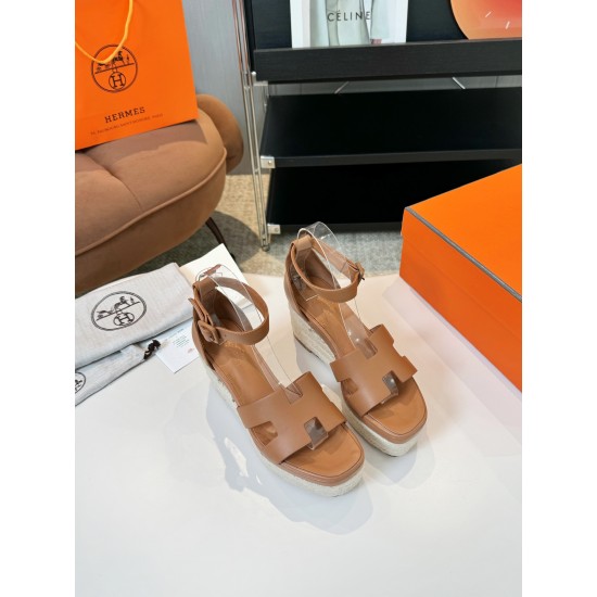 300Herms/Hermes classic waterproof platform H slope heel rope sandals with extremely retro design. It has a strong exotic style and fashionable feeling, and it has a tone for casual wear. Simple styles are easy to match with high-end feel. It is great. Th 300Herms/Hermes classic waterproof platform H slope heel rope sandals with extremely retro design. It has a strong exotic style and fashionable feeling, and it has a tone for casual wear. Simple styles are easy to match with high-end feel. It is great. Th
