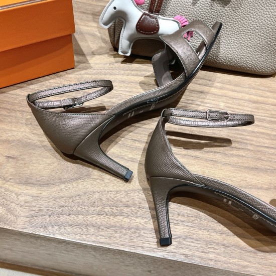 Palmprint. Heel height 7cm Hermes top version. High-heeled sandals 350Herme* Early Spring Counter New High-heeled Sandal Series ✔️Upper: Epson leather suede palm print ✔️Inner: Imported mixed-bred sheepskin ✔️Heel height: 7cm 9cm 10.5cm ✔️Outs: Original I Palmprint. Heel height 7cm Hermes top version. High-heeled sandals 350Herme* Early Spring Counter New High-heeled Sandal Series ✔️Upper: Epson leather suede palm print ✔️Inner: Imported mixed-bred sheepskin ✔️Heel height: 7cm 9cm 10.5cm ✔️Outs: Original I