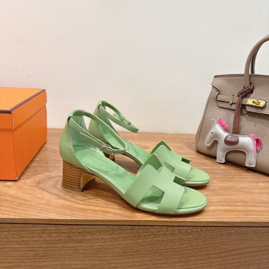 Hermes' classic hot products are launched in Dongguan... a Eclair 2025 new color + hot series style is super positive, with a certain thickness that increases the height and makes your legs look longer!A single item that is breathable and comfortable in t Hermes' classic hot products are launched in Dongguan... a Eclair 2025 new color + hot series style is super positive, with a certain thickness that increases the height and makes your legs look longer!A single item that is breathable and comfortable in t