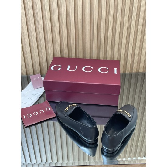 ✌️Gucci✌️Hot-up version is available for 2025 Early Autumn Series 3.25...Mount-year classic loafers⚡️⚡️New upgrade and production⚡️Purchase level!All spot Gucci loafers single shoes/back styles!Very delicate!The original lasting method is the same as that ✌️Gucci✌️Hot-up version is available for 2025 Early Autumn Series 3.25...Mount-year classic loafers⚡️⚡️New upgrade and production⚡️Purchase level!All spot Gucci loafers single shoes/back styles!Very delicate!The original lasting method is the same as that