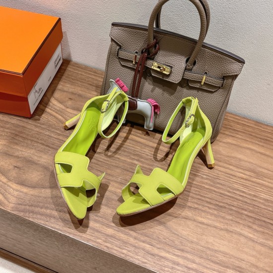 Palmprint. Heel height 7cm Hermes top version. High-heeled sandals 350Herm early spring counter new high-heeled sandal series ✔️Upper: Epson leather suede palm print ✔️Inner: Imported mixed-bred sheepskin ✔️Heel height: 7cm 9cm 10.5cm ✔️outsole: Original Palmprint. Heel height 7cm Hermes top version. High-heeled sandals 350Herm early spring counter new high-heeled sandal series ✔️Upper: Epson leather suede palm print ✔️Inner: Imported mixed-bred sheepskin ✔️Heel height: 7cm 9cm 10.5cm ✔️outsole: Original