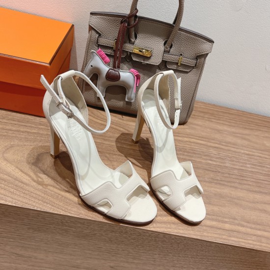 Palmprint. Heel height 10.5cm Hermes top version. High-heeled sandals P350Herme* Early Spring Counter New High-heeled Sandal Series ✔️Upper: Epson leather suede palm print ✔️Inner: Imported mixed-bred sheepskin ✔️Heel height: 10.5cm ✔️Outs: Original Itali Palmprint. Heel height 10.5cm Hermes top version. High-heeled sandals P350Herme* Early Spring Counter New High-heeled Sandal Series ✔️Upper: Epson leather suede palm print ✔️Inner: Imported mixed-bred sheepskin ✔️Heel height: 10.5cm ✔️Outs: Original Itali