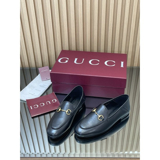 ✌️Gucci✌️Hot-up version is available for 2025 Early Autumn Series 3.25...Mount-year classic loafers⚡️⚡️New upgrade and production⚡️Purchase level!All spot Gucci loafers single shoes/back styles!Very delicate!The original lasting method is the same as that ✌️Gucci✌️Hot-up version is available for 2025 Early Autumn Series 3.25...Mount-year classic loafers⚡️⚡️New upgrade and production⚡️Purchase level!All spot Gucci loafers single shoes/back styles!Very delicate!The original lasting method is the same as that