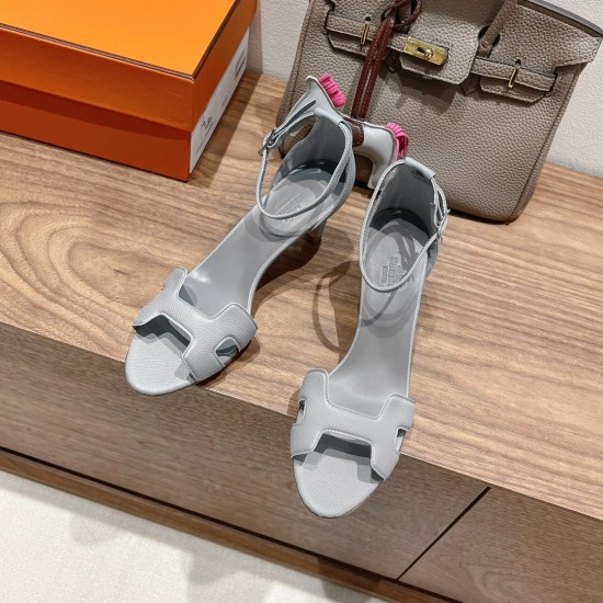 Palmprint. Heel height 7cm Hermes top version. High-heeled sandals 350Herme* Early Spring Counter New High-heeled Sandal Series ✔️Upper: Epson leather suede palm print ✔️Inner: Imported mixed-bred sheepskin ✔️Heel height: 7cm 9cm 10.5cm ✔️Outs: Original I Palmprint. Heel height 7cm Hermes top version. High-heeled sandals 350Herme* Early Spring Counter New High-heeled Sandal Series ✔️Upper: Epson leather suede palm print ✔️Inner: Imported mixed-bred sheepskin ✔️Heel height: 7cm 9cm 10.5cm ✔️Outs: Original I