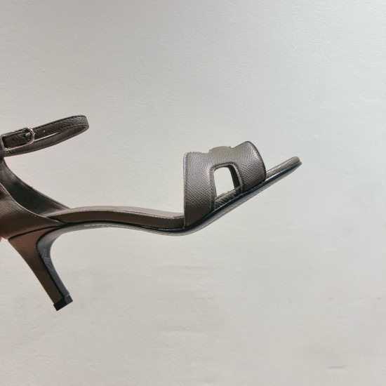 Palmprint. Heel height 7cm Hermes top version. High-heeled sandals 350Herme* Early Spring Counter New High-heeled Sandal Series ✔️Upper: Epson leather suede palm print ✔️Inner: Imported mixed-bred sheepskin ✔️Heel height: 7cm 9cm 10.5cm ✔️Outs: Original I Palmprint. Heel height 7cm Hermes top version. High-heeled sandals 350Herme* Early Spring Counter New High-heeled Sandal Series ✔️Upper: Epson leather suede palm print ✔️Inner: Imported mixed-bred sheepskin ✔️Heel height: 7cm 9cm 10.5cm ✔️Outs: Original I