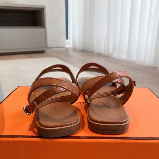 Hermes top-grade, flat-soled, pig nose sandals Hermes... a Eclair 2025 new color + hot series style is super positive, with a certain thickness to increase the height and make your legs look longer!A single item that is breathable and comfortable in the b Hermes top-grade, flat-soled, pig nose sandals Hermes... a Eclair 2025 new color + hot series style is super positive, with a certain thickness to increase the height and make your legs look longer!A single item that is breathable and comfortable in the b